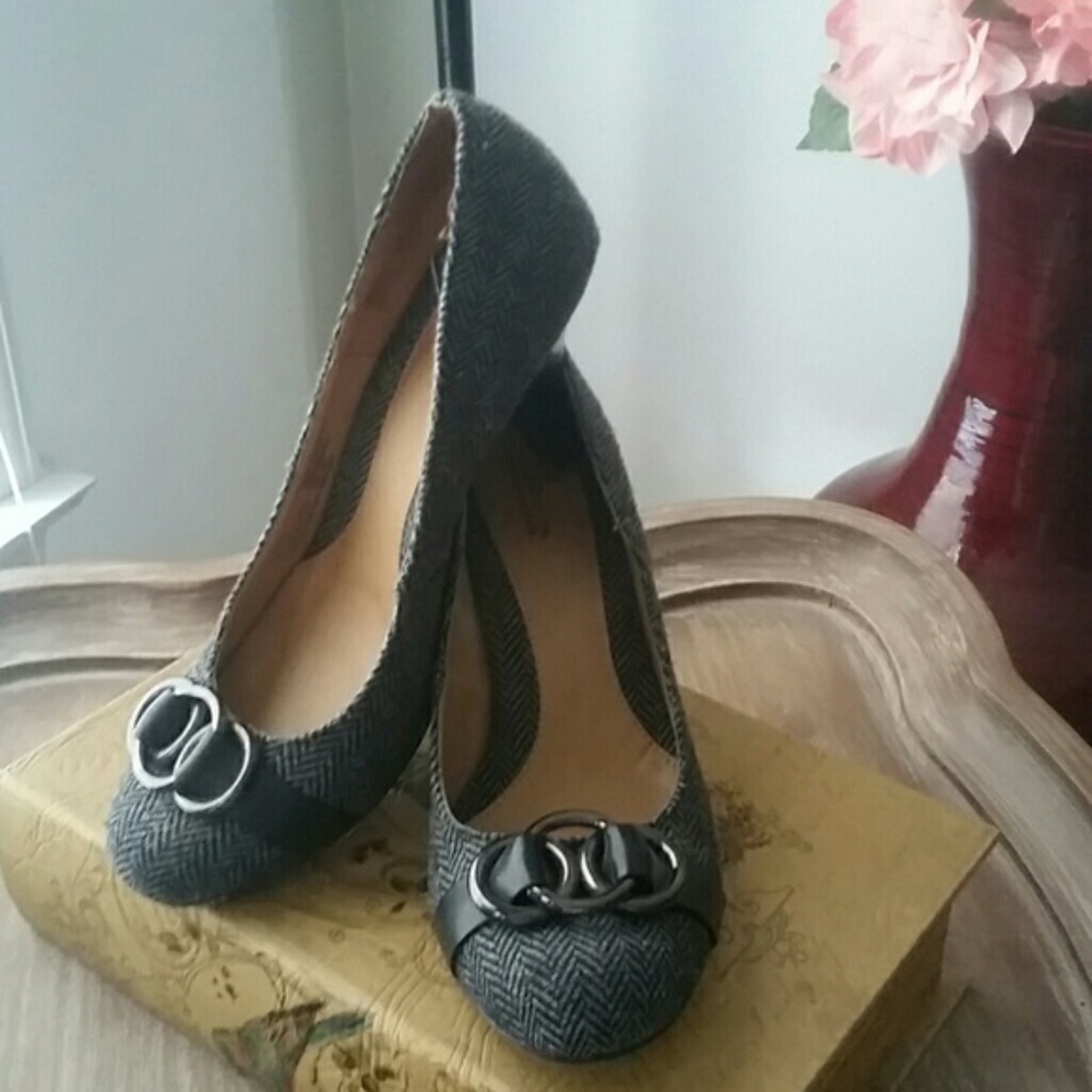 Croft and Barrow Grey Arrow Patterned Heels